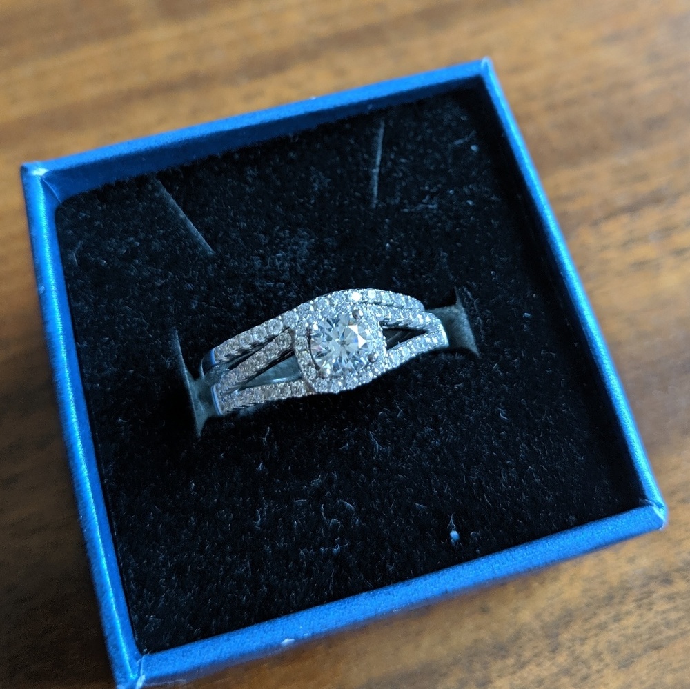 Gorgeous CZ Weddings Ring Set Size 9